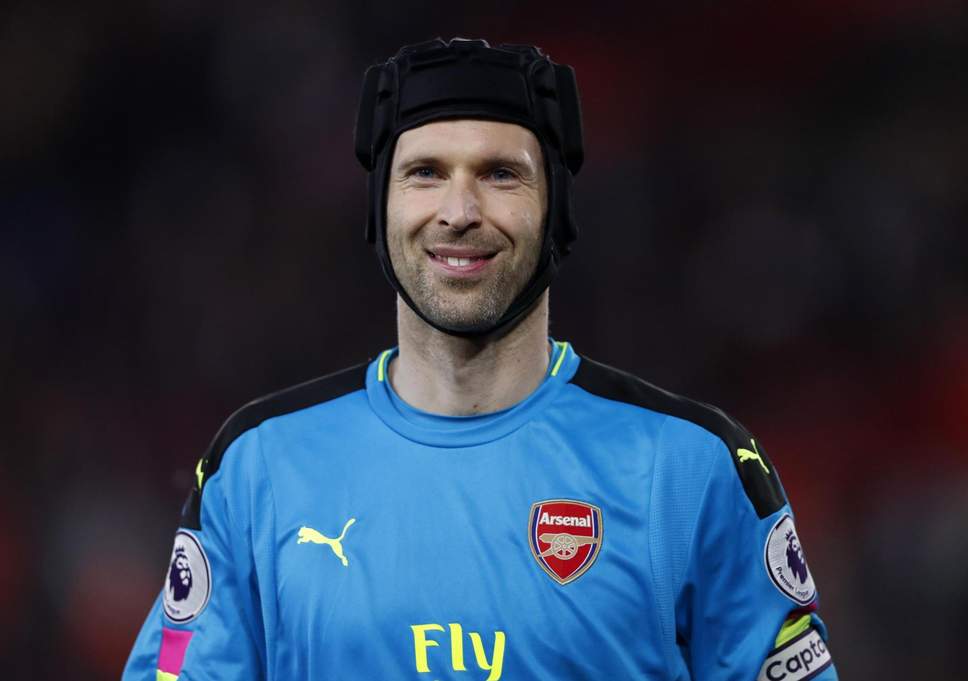 Cech indossa casco a FIFA 19