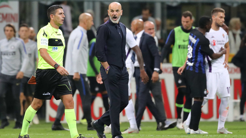 Fiorentina contro Mazzoleni rigore Inter inventato tocco di Hugo