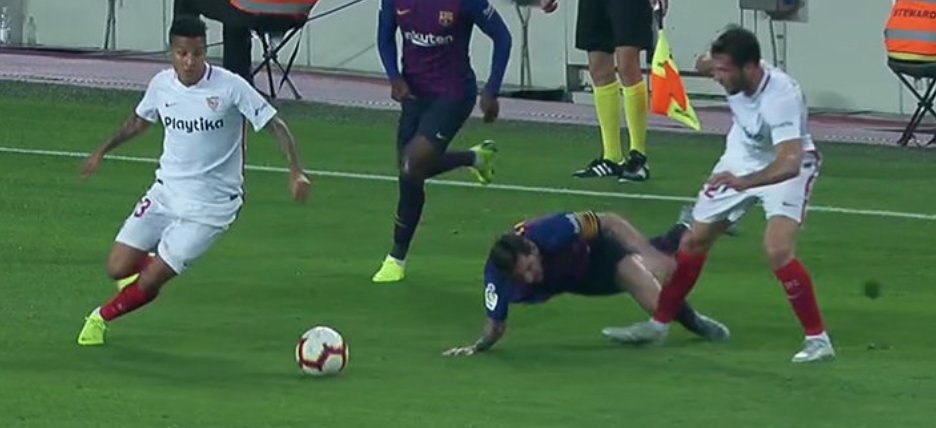 Barcellona infortunio Messi gomito girato