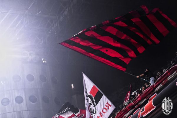 Striscione tifosi Milan