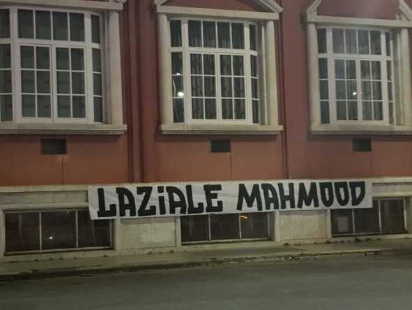 Striscione 'Laziale Mahmood'