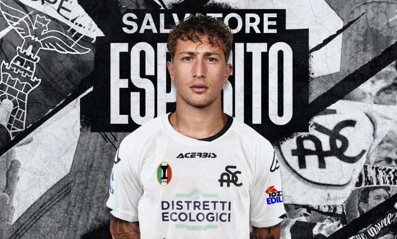 Salvatore Esposito calciatore dello Spezia