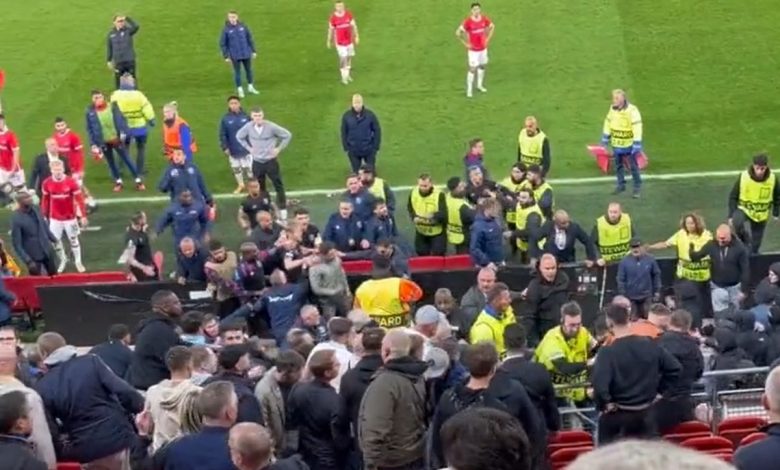 Tifosi dell'Az Alkmaar aggrediscono le famiglie dei giocatori del West Ham